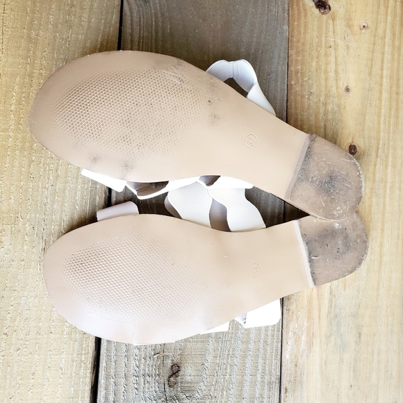 scalloped leather scandals - Picture 3 of 5